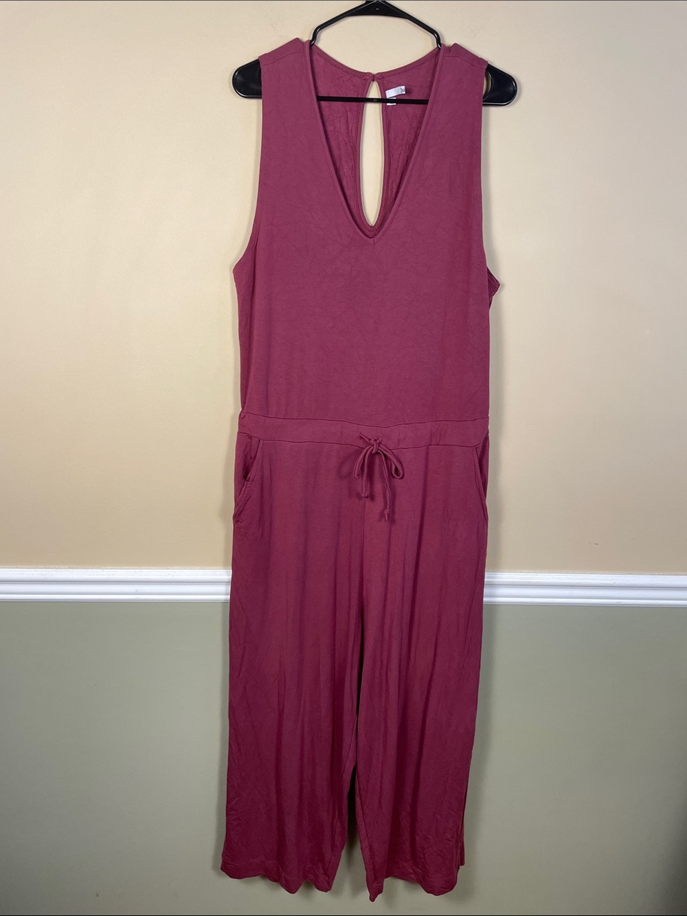 Quince Women’s Burgundy Tie Waist Tank V-Neck Keyhole Comfy Cropped Jumpsuit